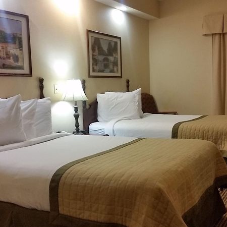 Baymont By Wyndham Lafayette Airport Hotel Bagian luar foto