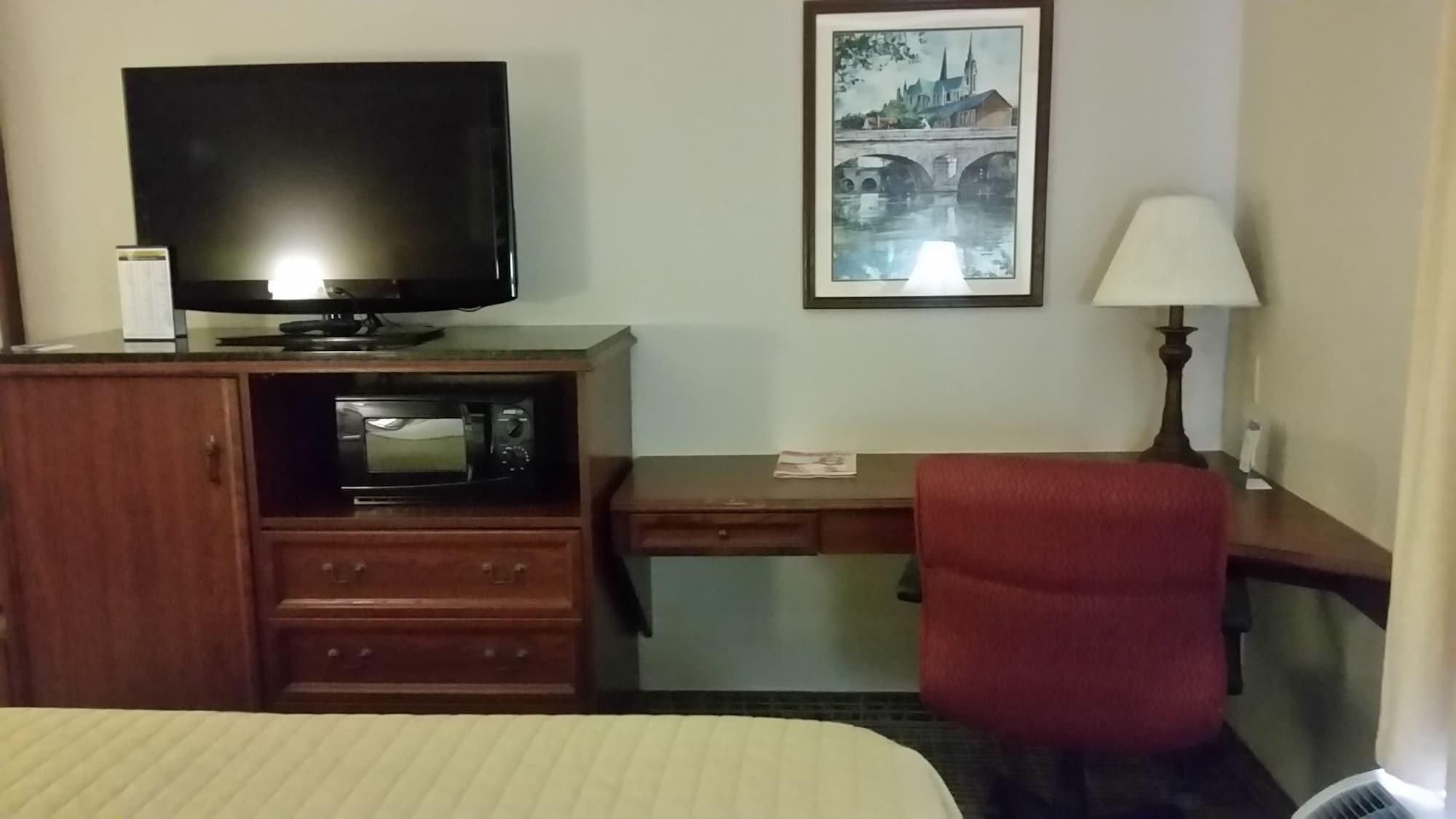 Baymont By Wyndham Lafayette Airport Hotel Bagian luar foto