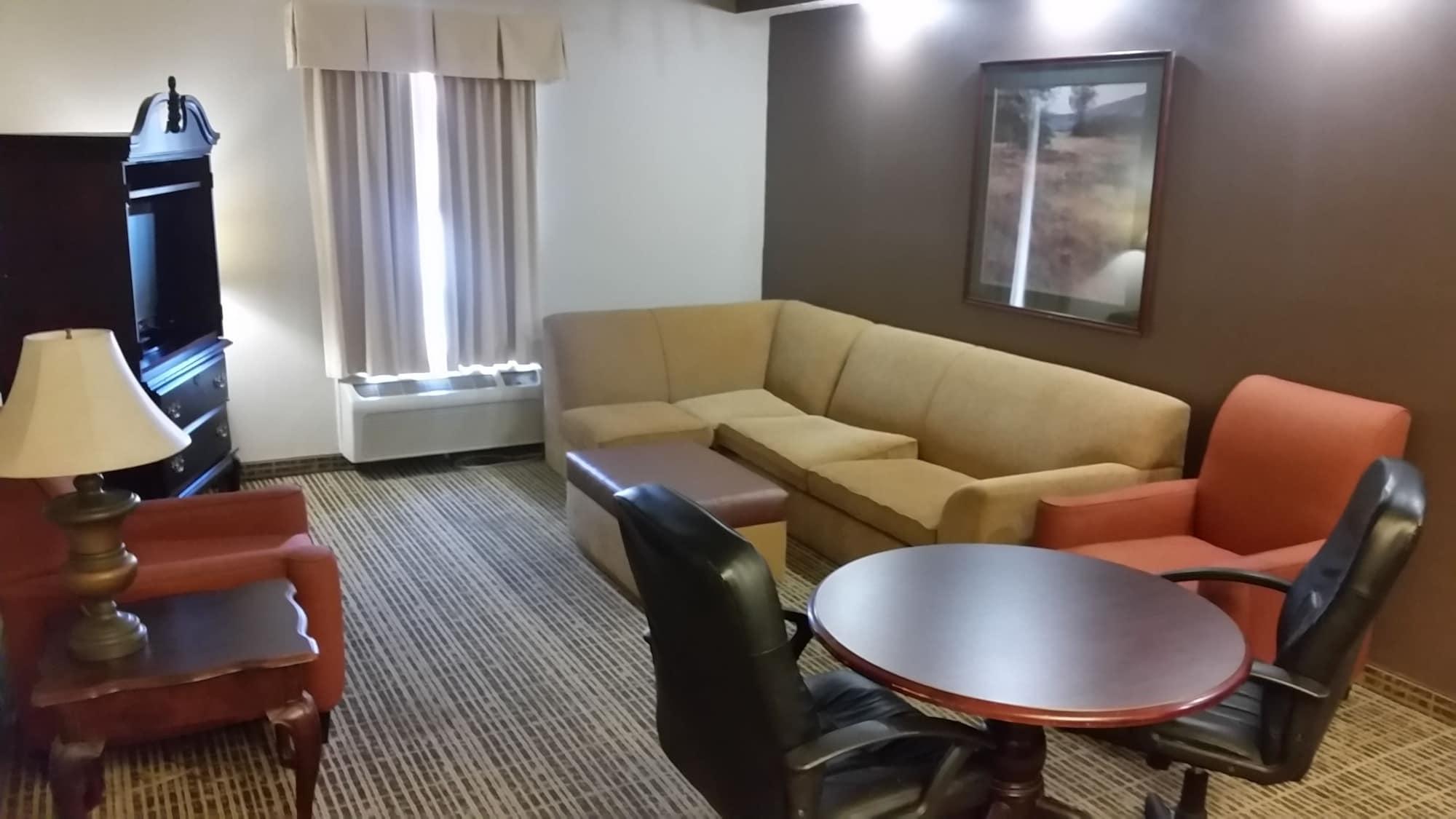 Baymont By Wyndham Lafayette Airport Hotel Bagian luar foto