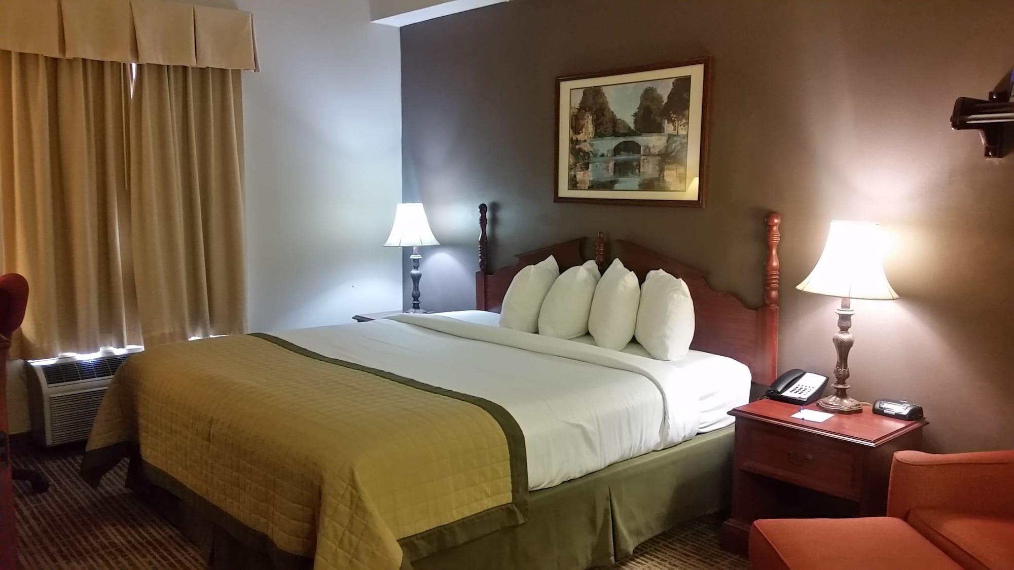 Baymont By Wyndham Lafayette Airport Hotel Bagian luar foto