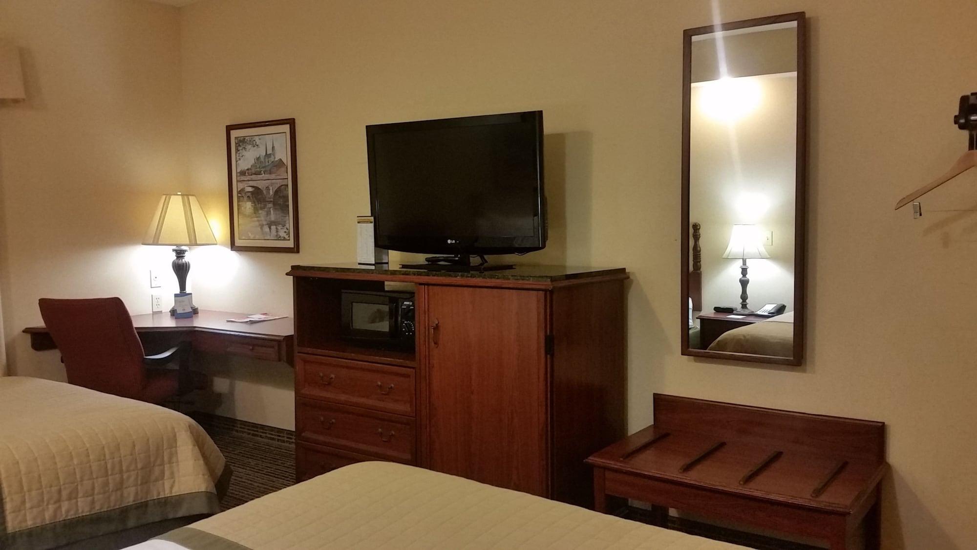 Baymont By Wyndham Lafayette Airport Hotel Bagian luar foto