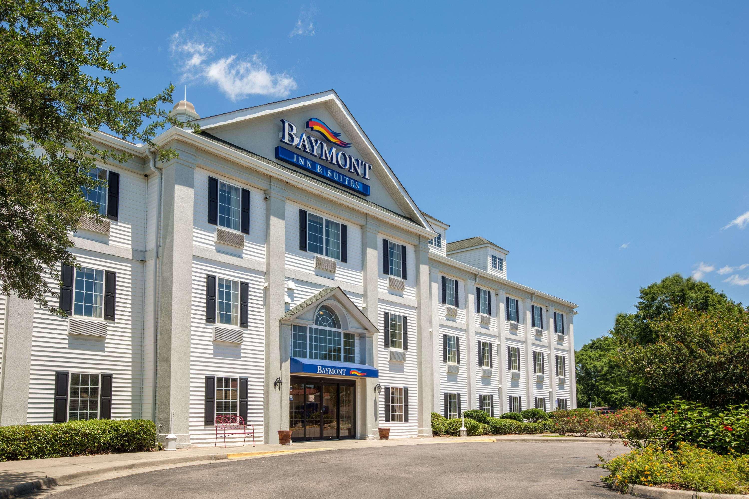 Baymont By Wyndham Lafayette Airport Hotel Bagian luar foto