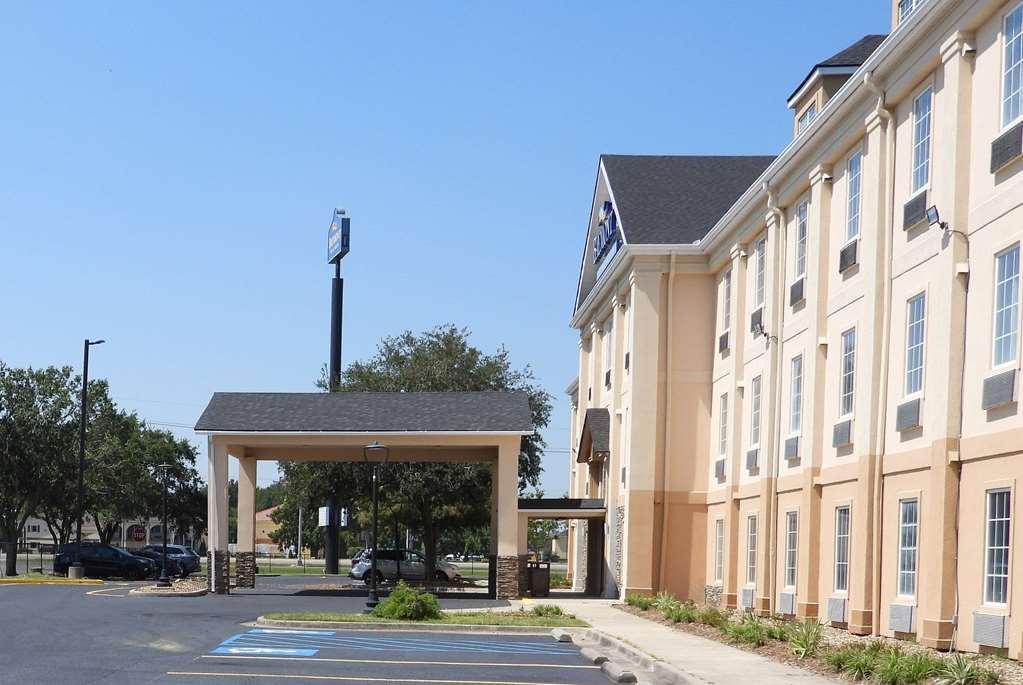 Baymont By Wyndham Lafayette Airport Hotel Bagian luar foto